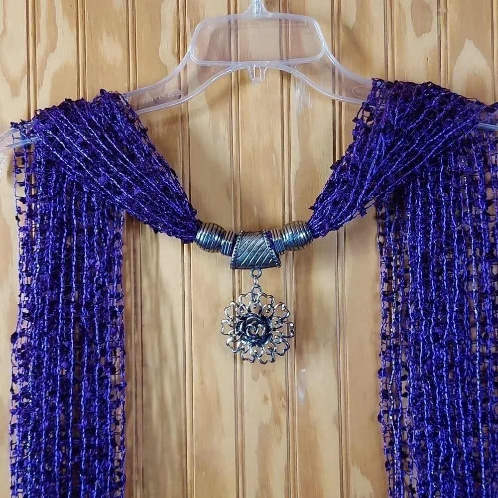 Scarf, belt